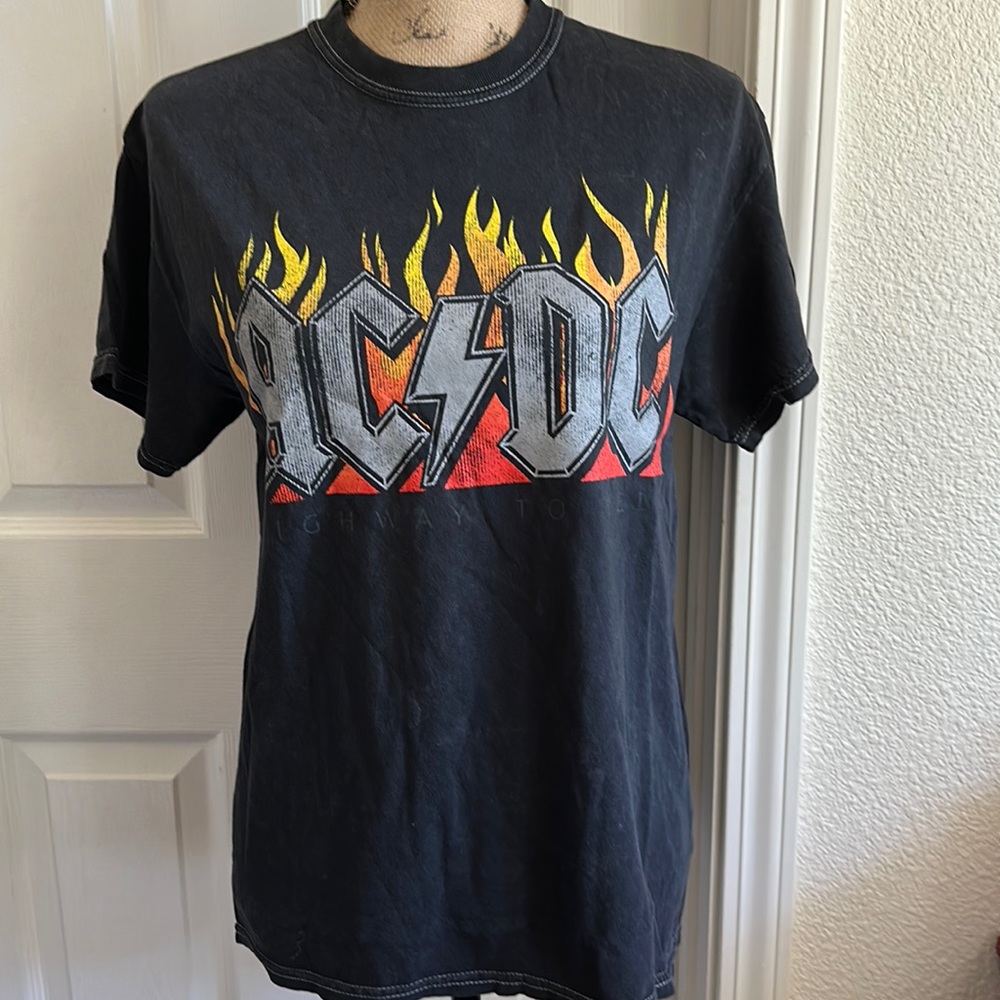 NWOT AC⚡️DC  ⚡️highway to hell tee ⚡️Small